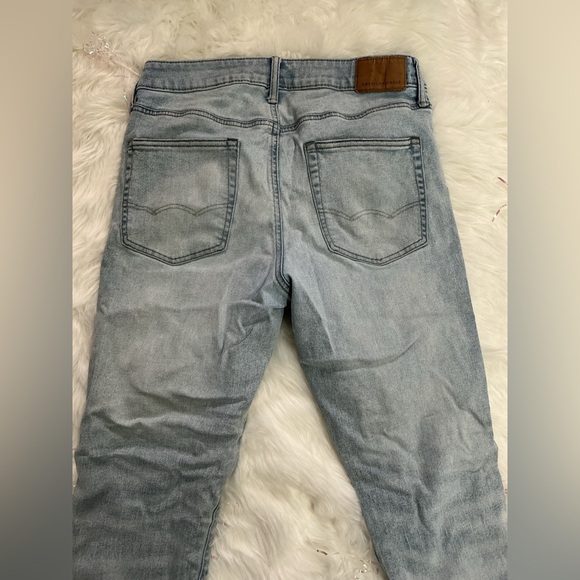 American Eagle Men’s Light Wash Denim - Picture 2 of 3